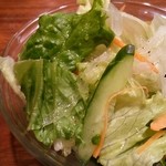 バシャヤカフェ - ランチ・季節野菜の馬車屋カレー800円のサラダ