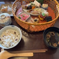 韻松亭 - 