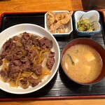 ミートたつみ - さくら丼　1100円税込