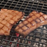 焼肉とみ 横浜関内店 - 焼き目キレイ！