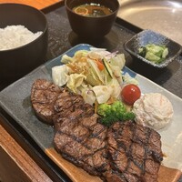 スギモト 本店 - 牛ヒレ網焼き定食