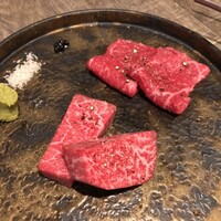 焼肉とみ 横浜関内店 - 最初のお皿