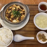 神楽坂 龍公亭 - 土鍋麻婆豆腐セット（1320円）
