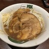 ラーメン 雷 東京本丸店