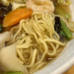 今日海飯店 - 広東麺 接写２