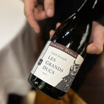 Restaurant Régis & Jacques Marcon - ここまで南下すると、もう完全にコート・デュ・ローヌのワインが中心ですね。
      ドメーヌ・メルランのサン・ジョセフ。シラーはあまり好みの品種ではないのですが、これはエレガントで、とてもきれいなシラー♪