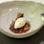 Restaurant Régis & Jacques Marcon - プレデザート。
      この時期、無花果は外せないんですね。この旅の期間中、すべてのガストロノミーでコースに入っていました。
      もちろん、美味しい(^^)
