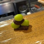 虎ノ門 とだか - シャインマスカット大福