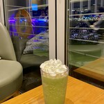 スターバックスコーヒー - 月光虹噴水を眺めながら