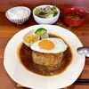 ハンバーグ食堂 榎本よしひろ商店 - 目玉焼きのオリジナルハンバーグ