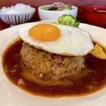 ハンバーグ食堂 榎本よしひろ商店 - 目玉焼きのオリジナルハンバーグ