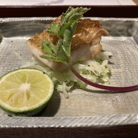馳走 啐啄一十  - 山口・下関ののどぐろ　敷いてあるのはのどぐろ出汁で炒めたキャベツ