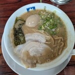 魁龍 - 煮玉子入りラーメン
