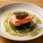北の恵みと沖縄料理 大衆酒場 こりす - 天然サーモンのフランス風お刺身仕立て