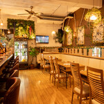 北の恵みと沖縄料理 大衆酒場 こりす - メインフロア（喫煙可）