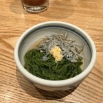 藁焼き鰹たたき明神丸 KITTE大阪店 - モズクとシラス