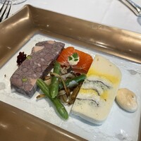 シェ・イノ - 