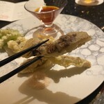 中国料理 翆陽 - 松茸の揚げ物は塩ですあっさりと
      