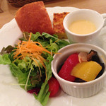 カピートロ - 前菜4種類と自家製パン