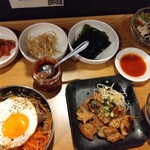 韓美軒 - スープ も サラダも ナムル も全部美味しい