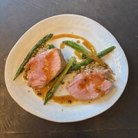 北海道産　仔牛のロースト　スパイスとミルクのブルグル添え
