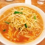 珍来 新草加西口店 - 濃いスープの味噌ラーメン 汁まで飲み干したくなります