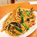 珍来 新草加西口店 - とにかくレバーがうまい！野菜モリモリ