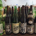 氵 - ドリンク写真:常時80種類程の燗酒向けの日本酒を取り揃えています