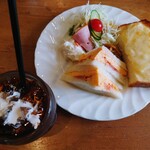みはる - 料理写真:令和7年9月 モーニング(6:00〜11:00)
モーニングセット 税込650円
チーズトースト、たまごサンド、焼きそば、サラダ、アイスコーヒー