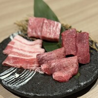 近江うし 焼肉 にくTATSU 青山本店 - 