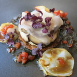 オードブル　石川県産椎茸のタルト　生蛸の軽い燻製風味