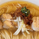 improv. - 左から〈ローストポーク・煮豚・赤城鶏のコンフィ〉の3種