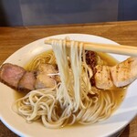 improv. - スープとの相性の良い、ストレートの細麺