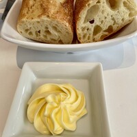 ブラッスリー ポール・ボキューズ 大丸東京 - バターとバゲット