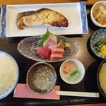 遊膳長田 - 料理写真:銀だら西京焼き＋ミニ刺身