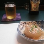 Awabiya - つきだしと瓶ビール（プレミアムモルツ）