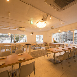 【本町1分】15名様〜貸切OK！お洒落な空間で大型宴会も◎