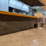 RAMEN MATSUI - 店内はとてもスッキリ。