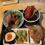 名古屋柳橋 のりのり酒場 - 数えたら「４」にはならんで、笑