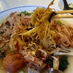 美食人 エピキュア 歓歓 - 細麺 うどんには見えない