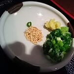 多摩うどん ぽんぽこ - 別添えの薬味