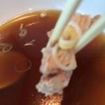 肉厚なチャーシュー