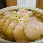 大宮大勝軒 - 普通盛りのチャーシューは弧を描くレイアウトだったような？