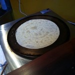 PARLA - クレープを焼いてる