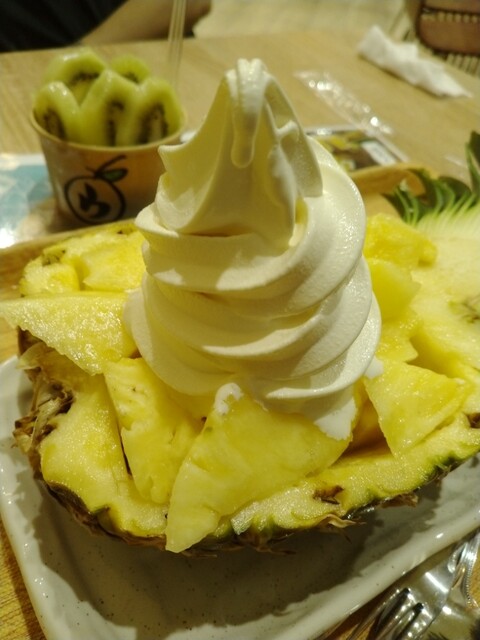 ウジエスーパー 美田園店 - 美田園（フルーツパーラー）の写真