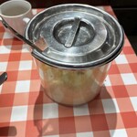 スパゲッティーのパンチョ プレナ幕張店 - 粉チーズ。デカイ！