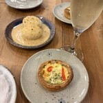 カフェ 呂久呂 - ウフマヨとキッシュ美味しかったよーん