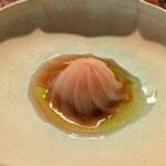 レストラン ナズ - 信州サーモンに蕪を添えトマトのソースを