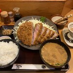 とんかつ しお田 - ・たっぷりロースかつ御膳(2025年9月16日撮影) ・塩辛 