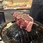 羊肉炭火焼 肉汁屋 - 